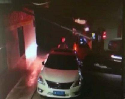 偷车视频,街头偷车瞬间，警方全力追查