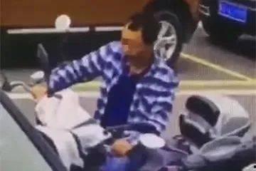 偷车视频,街头偷车瞬间，警方全力追查