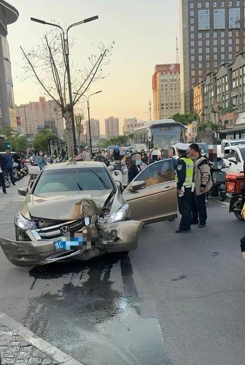 车撞人视频,车撞人瞬间，现场画面触目惊心