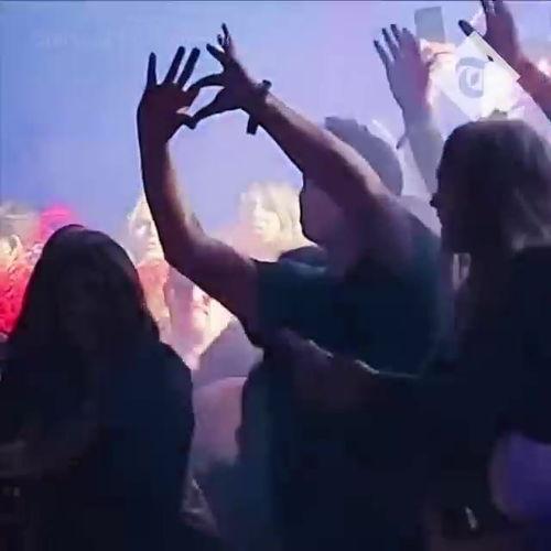 酒吧舞蹈视频,跟随热门舞蹈视频，解锁潮流舞步魅力