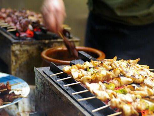 烧烤店视频,探秘烧烤店美食之旅
