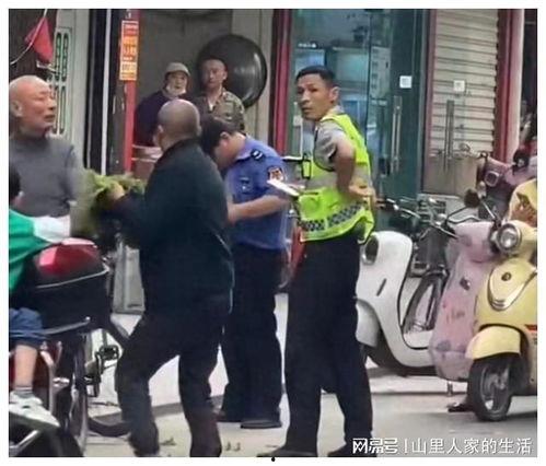 城管打人后被打视频